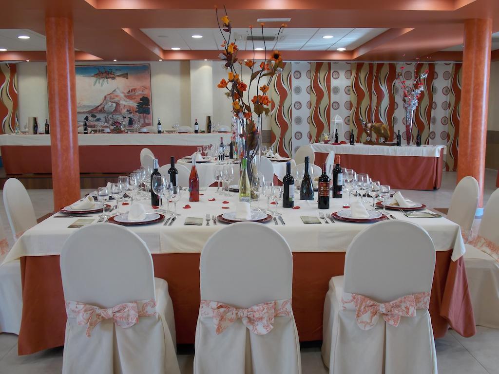 Hotel San Cristobal Coria Kültér fotó