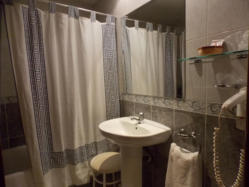 Hotel San Cristobal Coria Szoba fotó