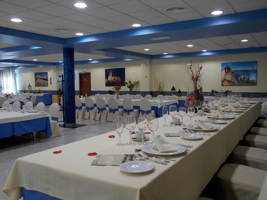 Hotel San Cristobal Coria Kültér fotó