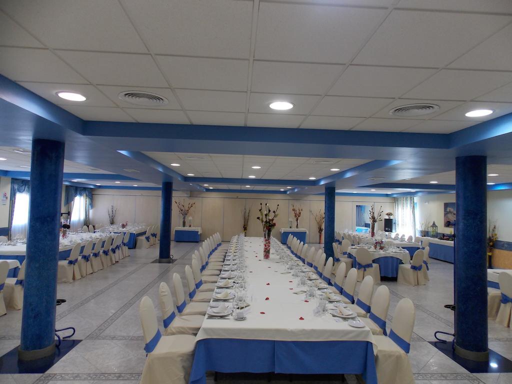 Hotel San Cristobal Coria Kültér fotó